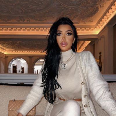 Chloe Khan Wiki, Husband, Net Worth, Daughter, Parents.